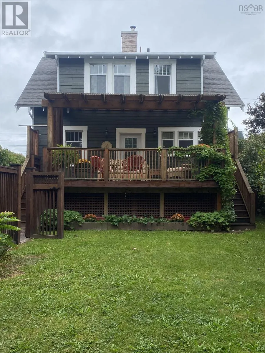 141 SMITH Avenue