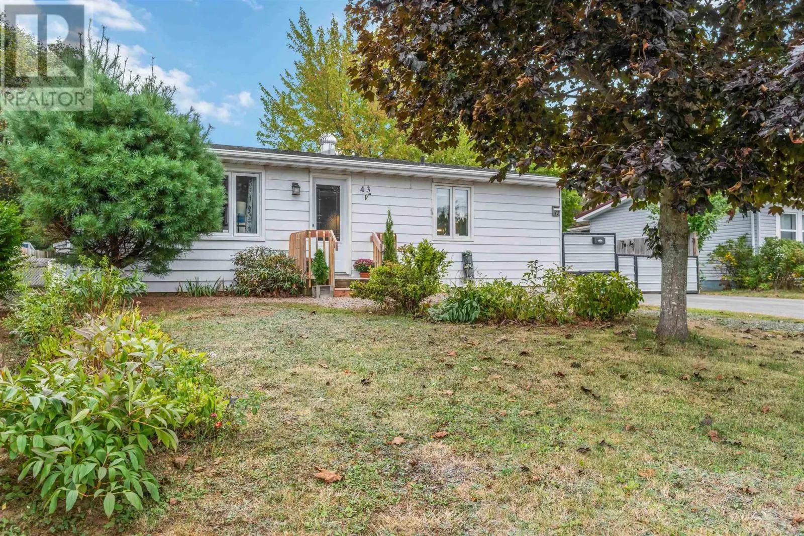 43 Colonial Crescent