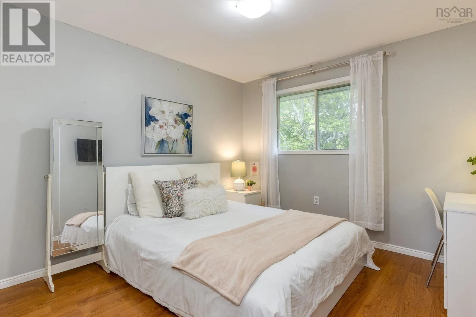 20 Oakwood Court