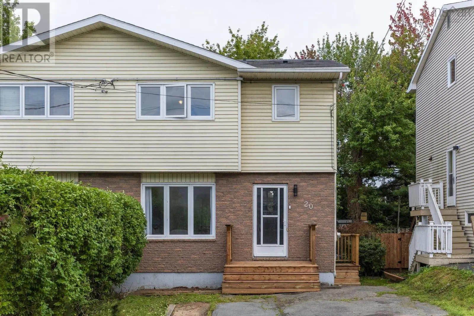 20 Oakwood Court