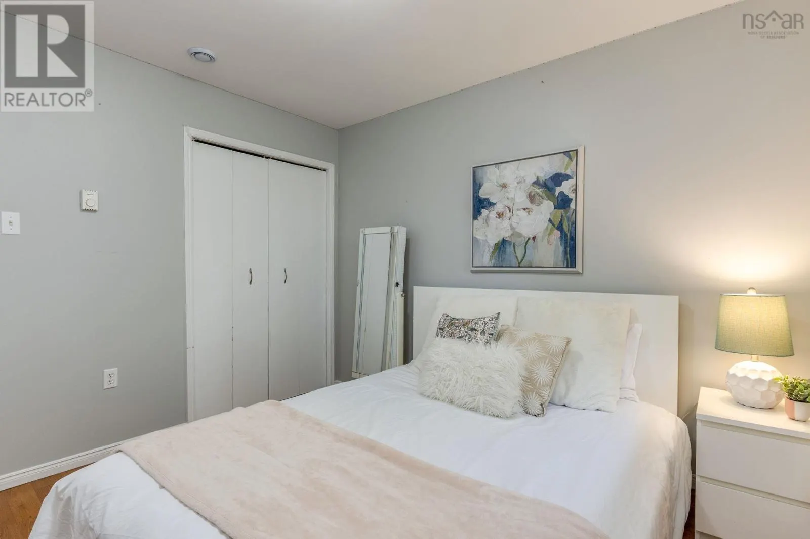20 Oakwood Court