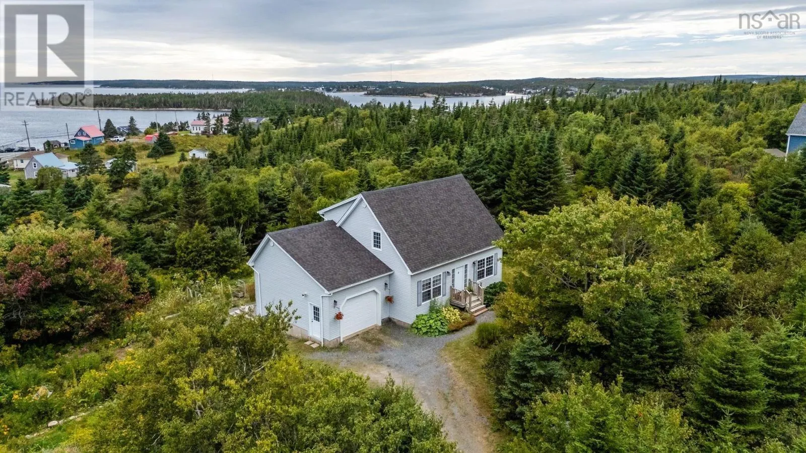 12 Crystal Hill