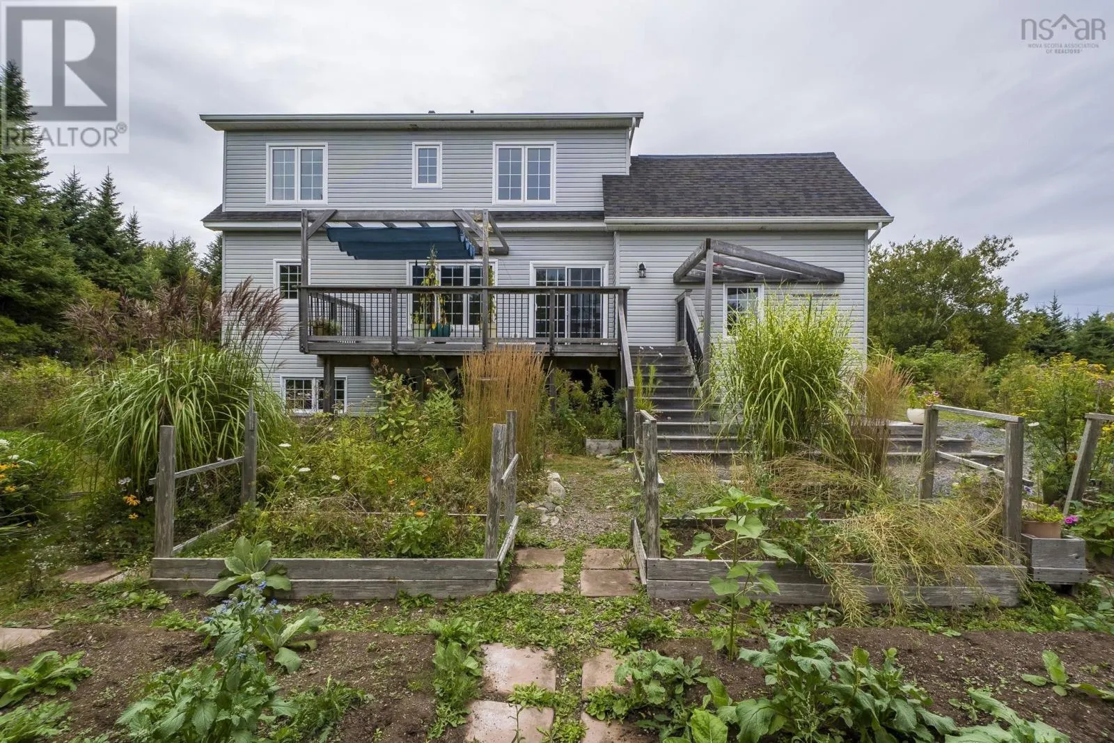 12 Crystal Hill