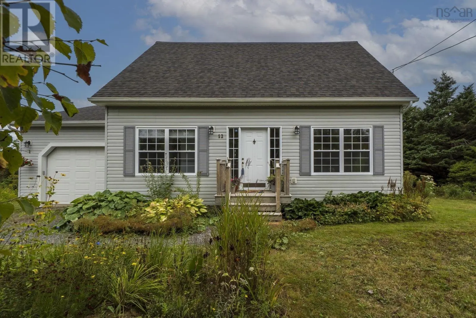 12 Crystal Hill