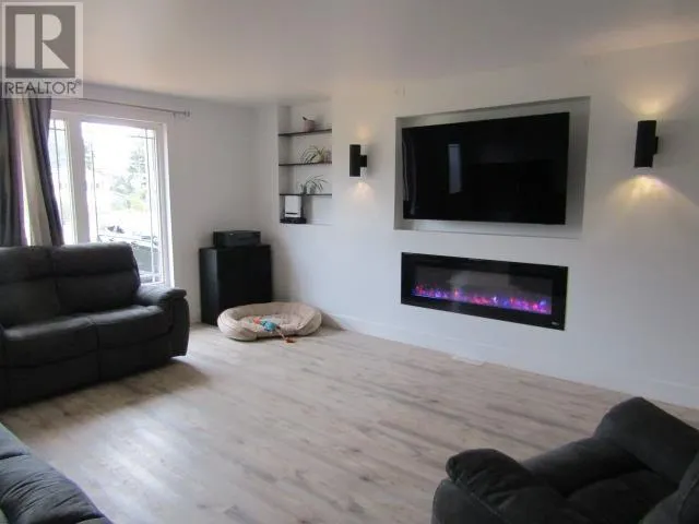 48 Lily Crescent