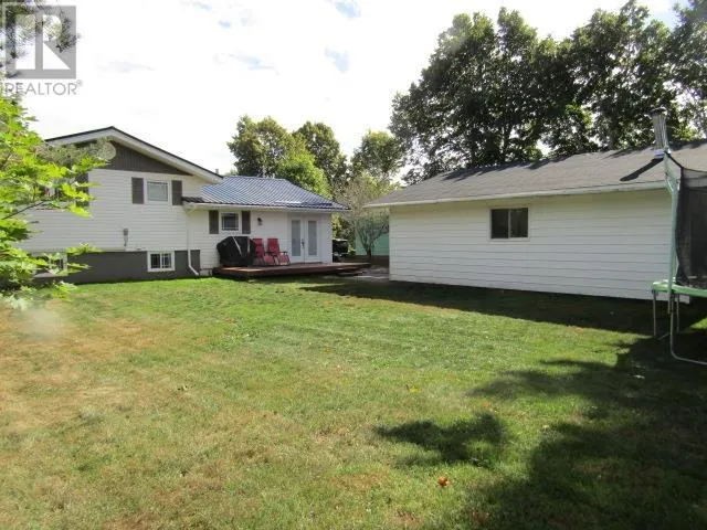 48 Lily Crescent
