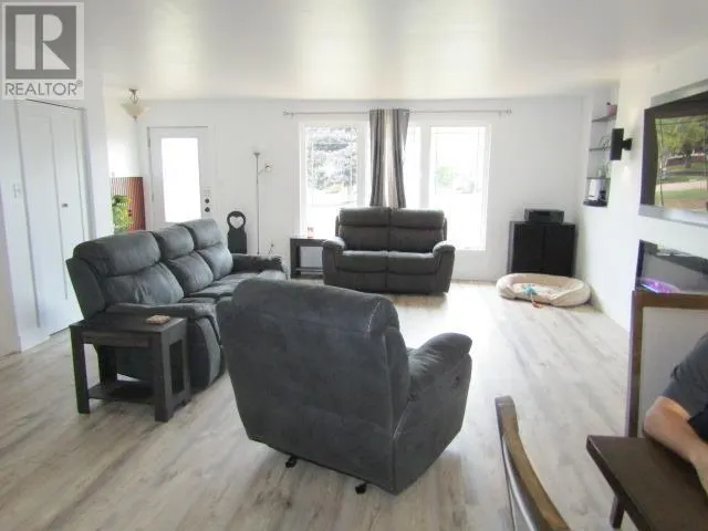 48 Lily Crescent