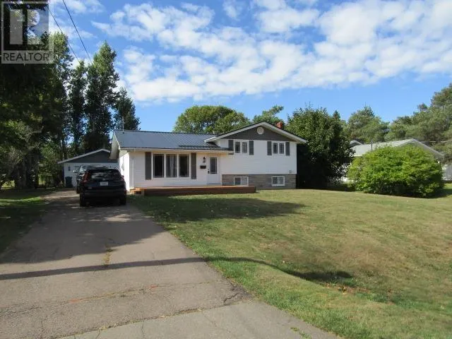 48 Lily Crescent