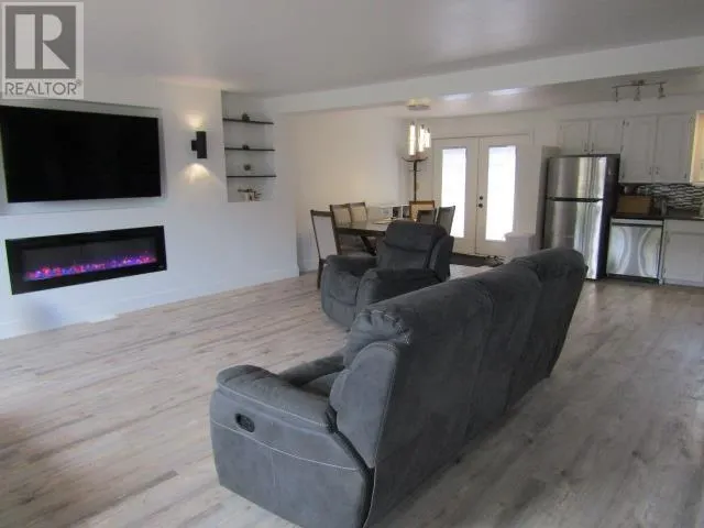 48 Lily Crescent