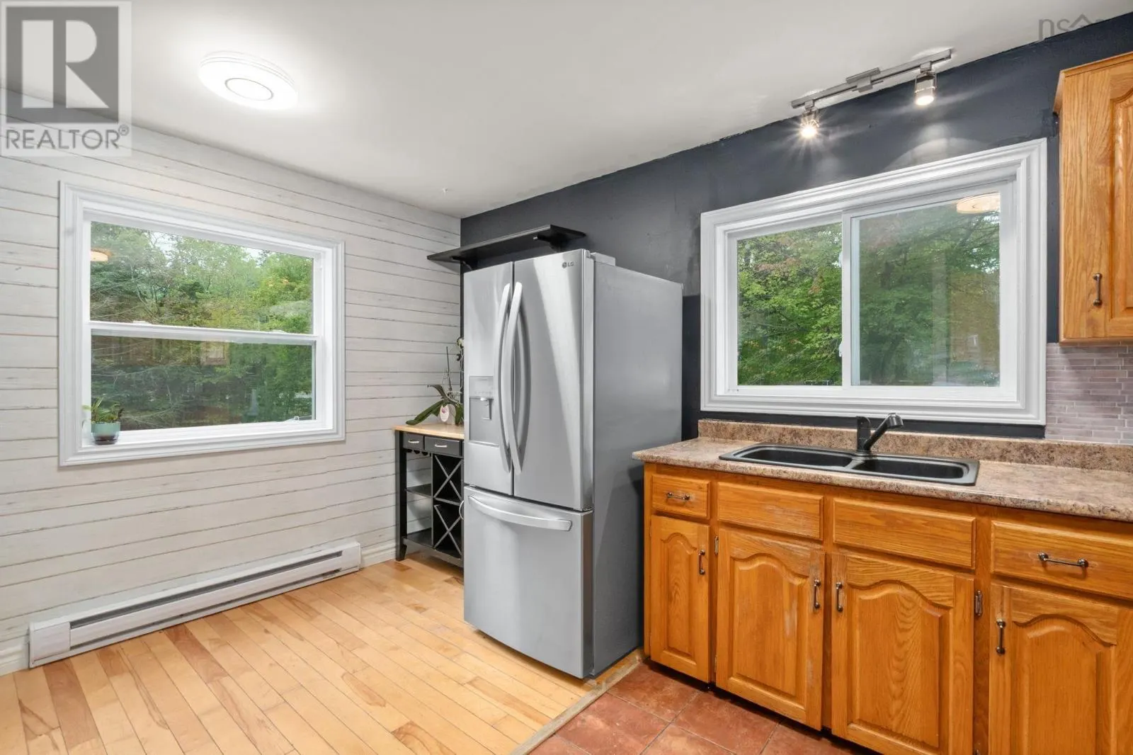 123 Lockview Road
