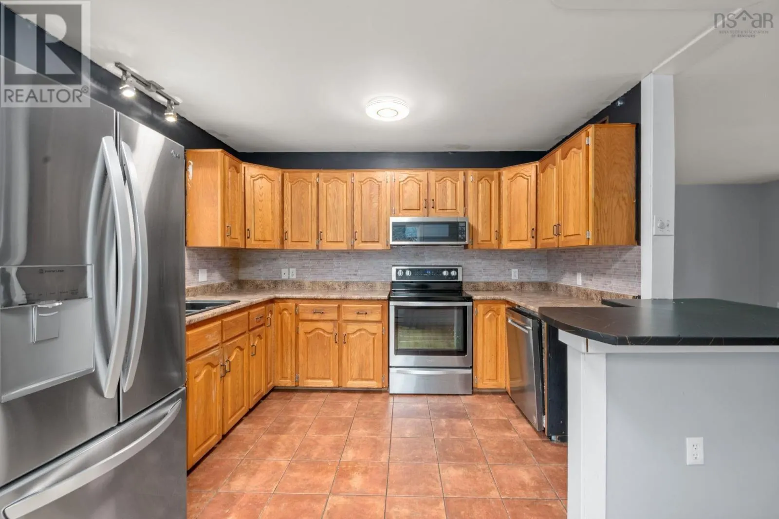 123 Lockview Road