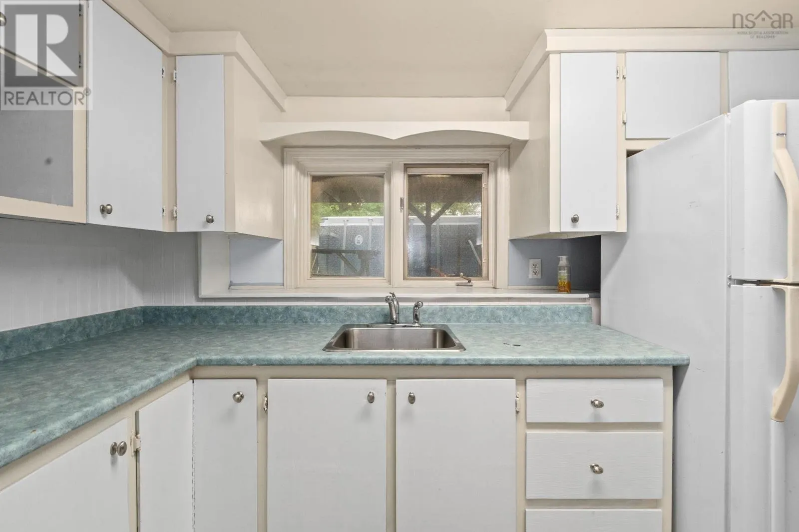 123 Lockview Road
