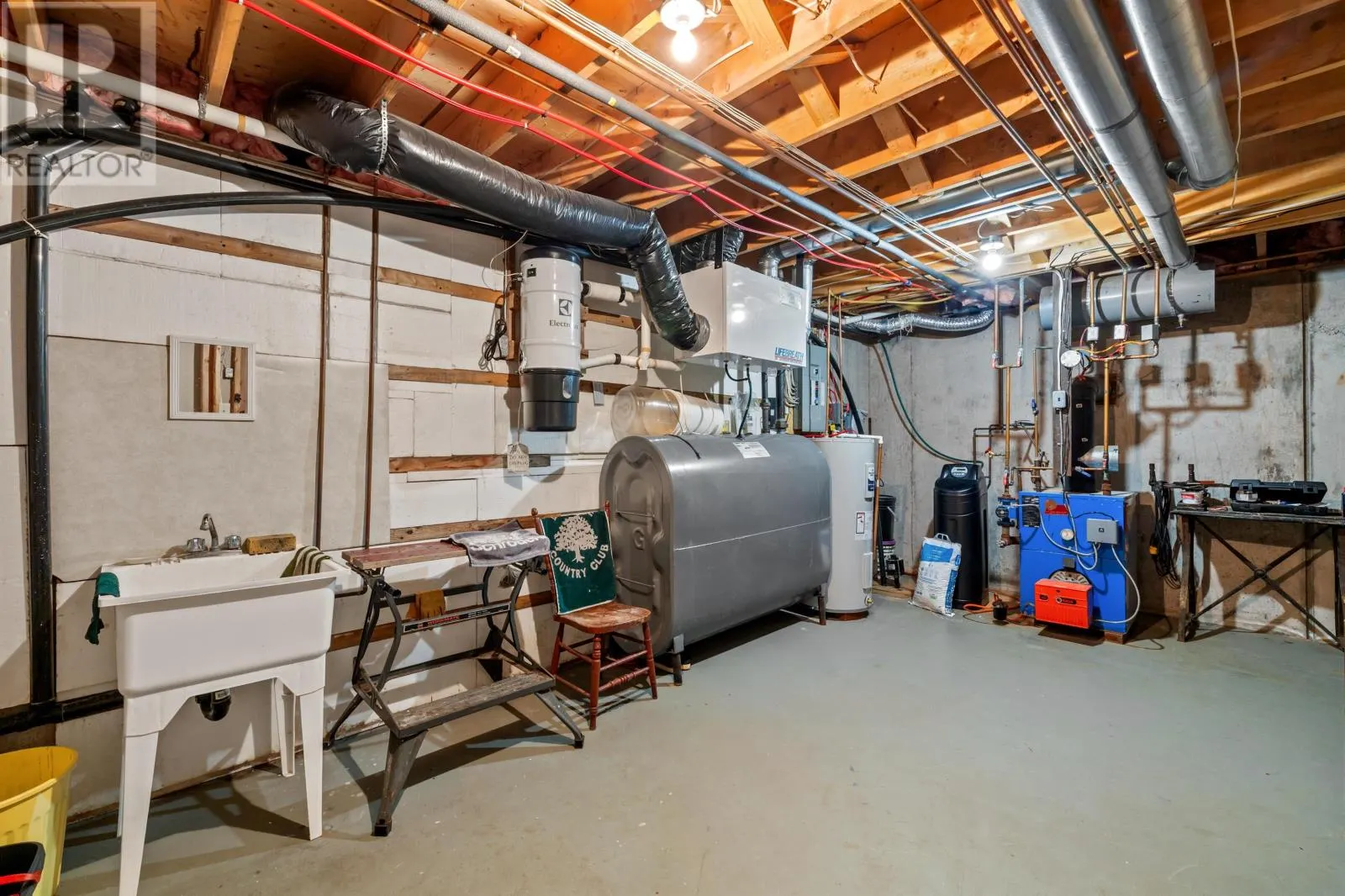 108 Ashbury Ln.