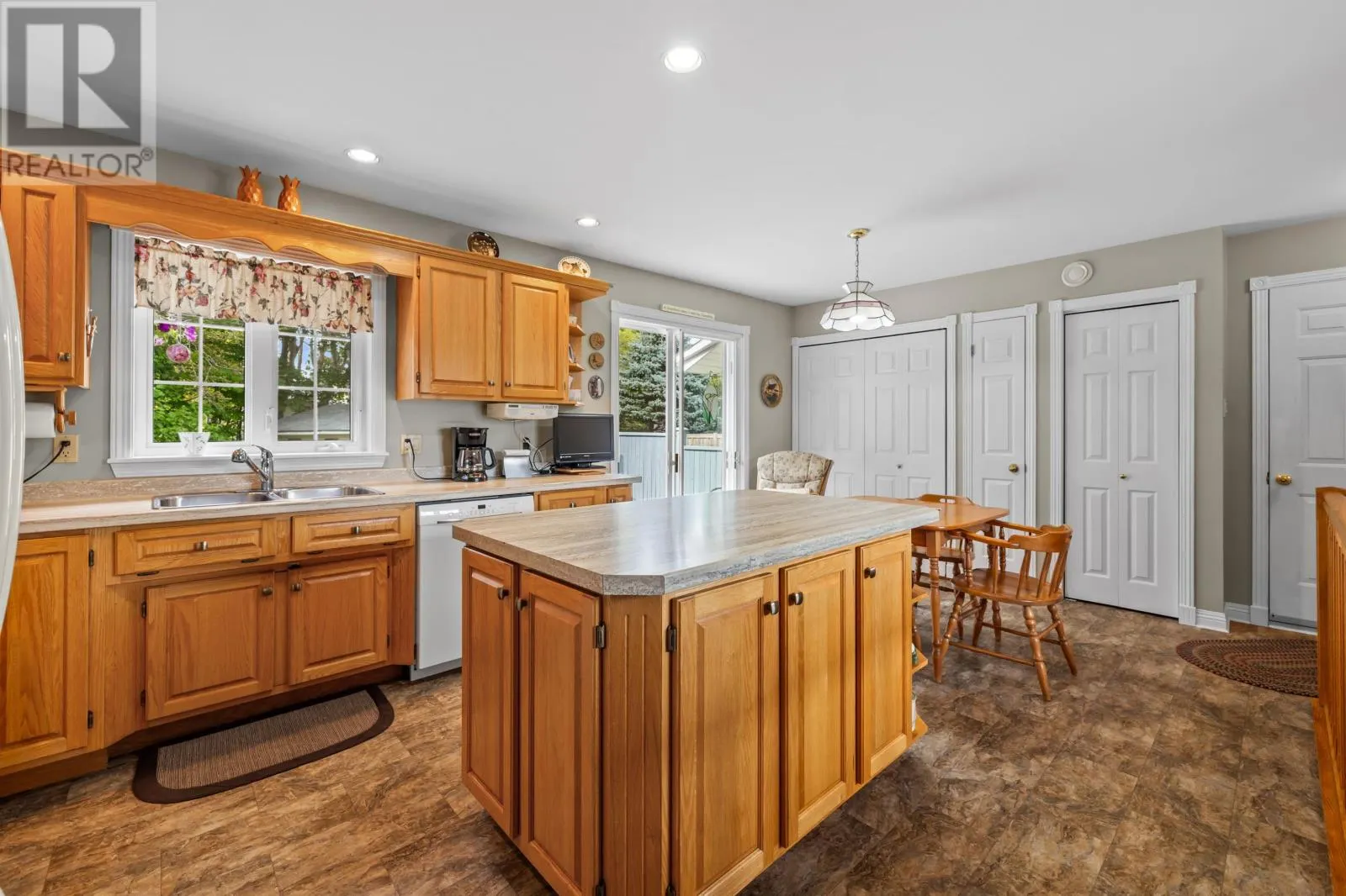 108 Ashbury Ln.