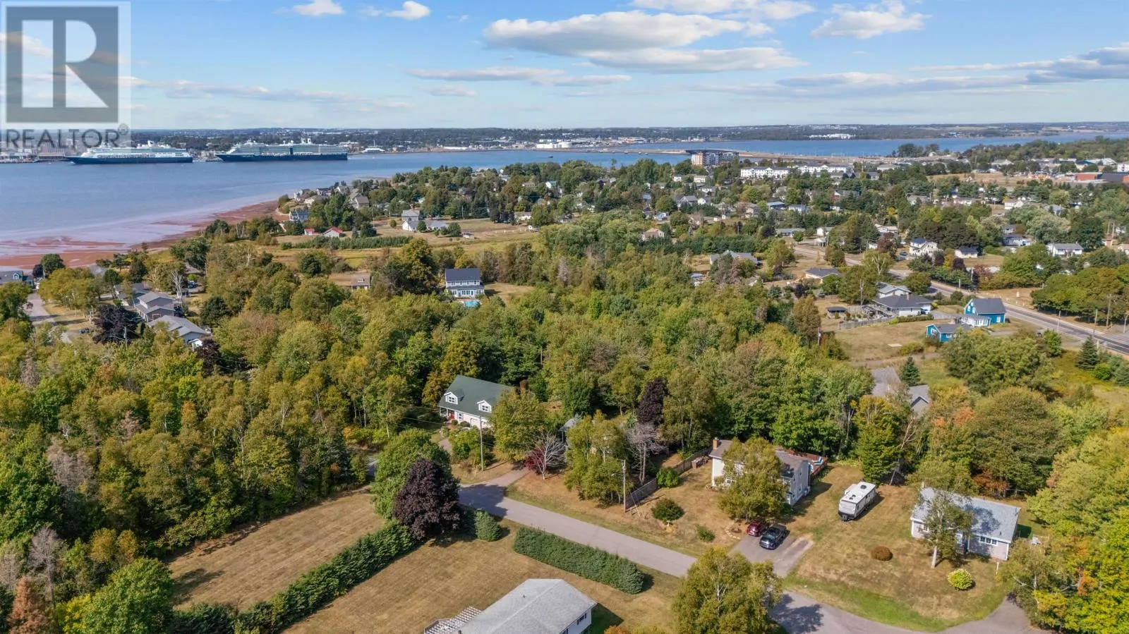 61 Glencove Dr