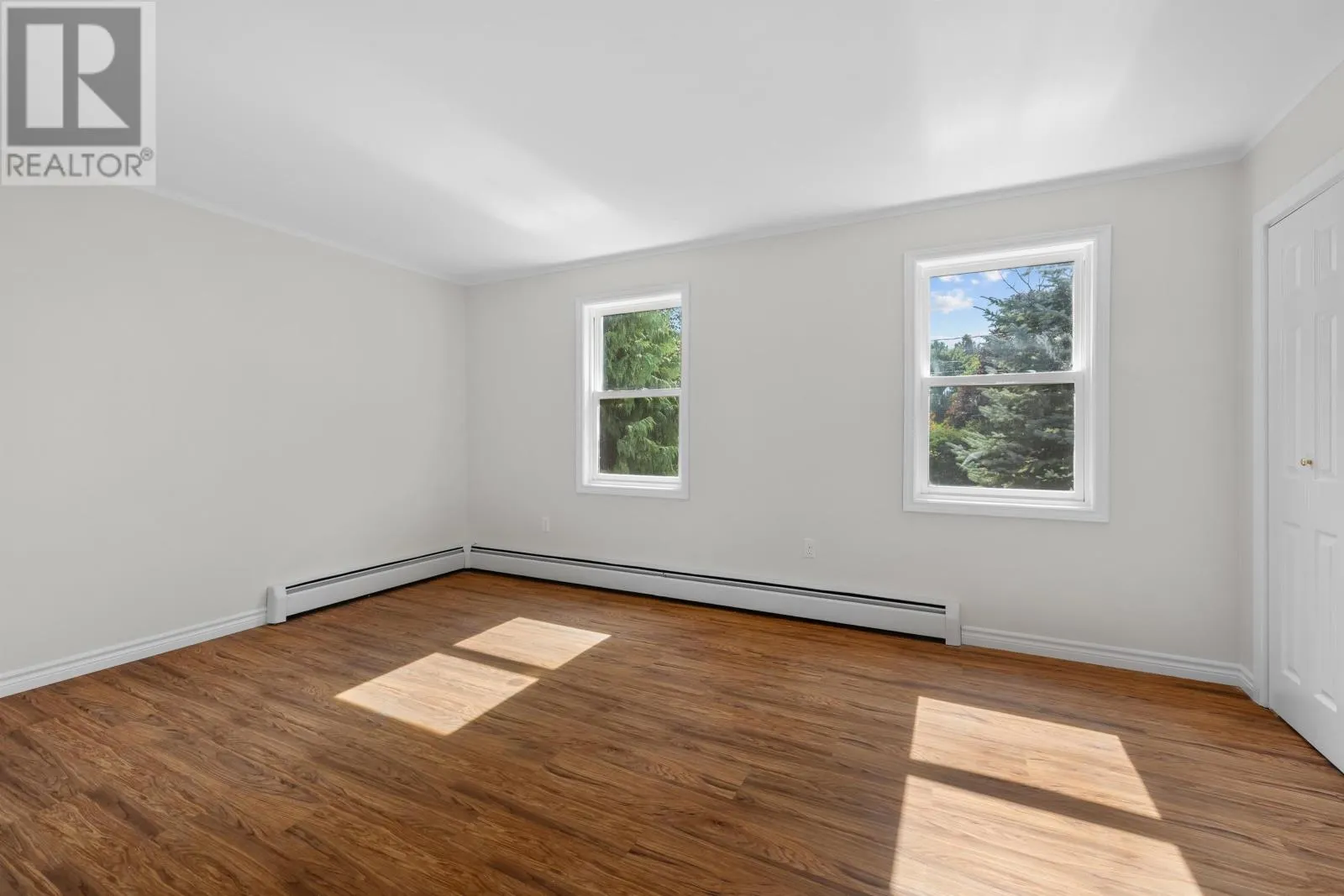 61 Glencove Dr