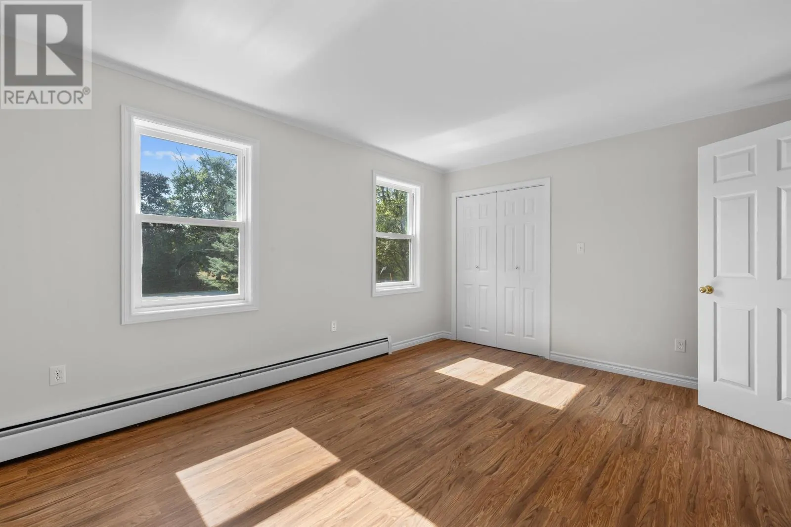 61 Glencove Dr