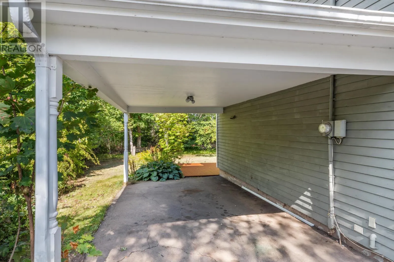 61 Glencove Dr