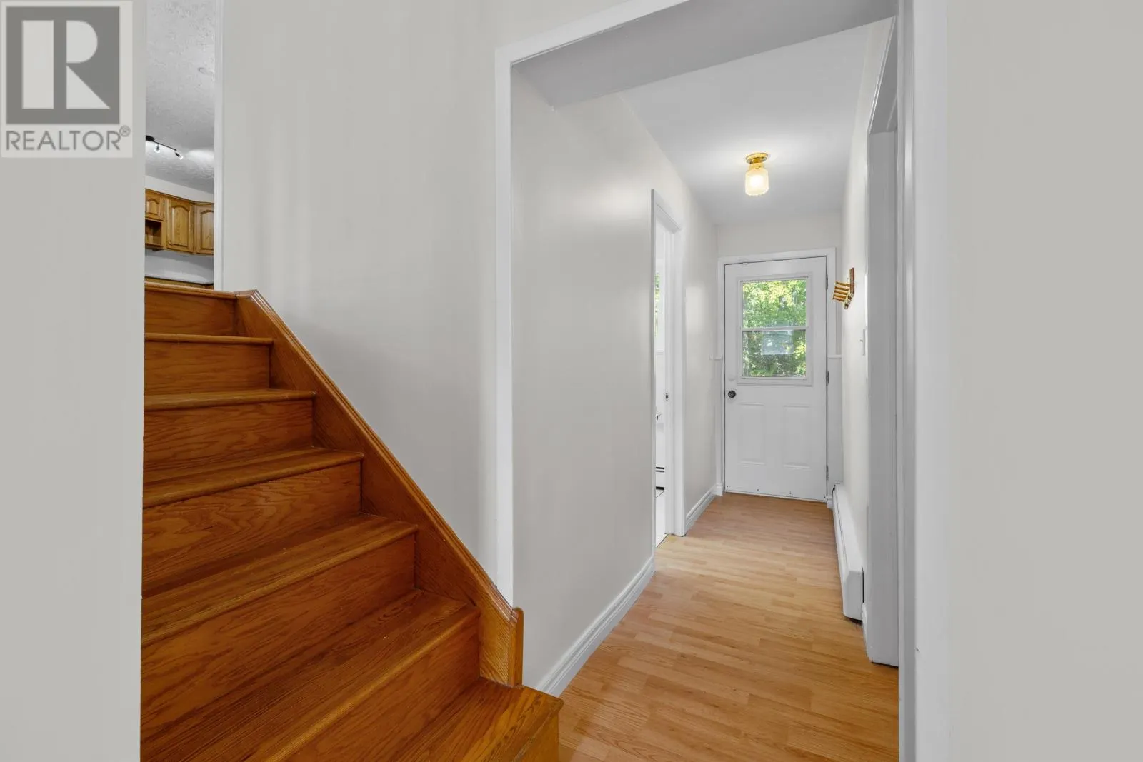 61 Glencove Dr