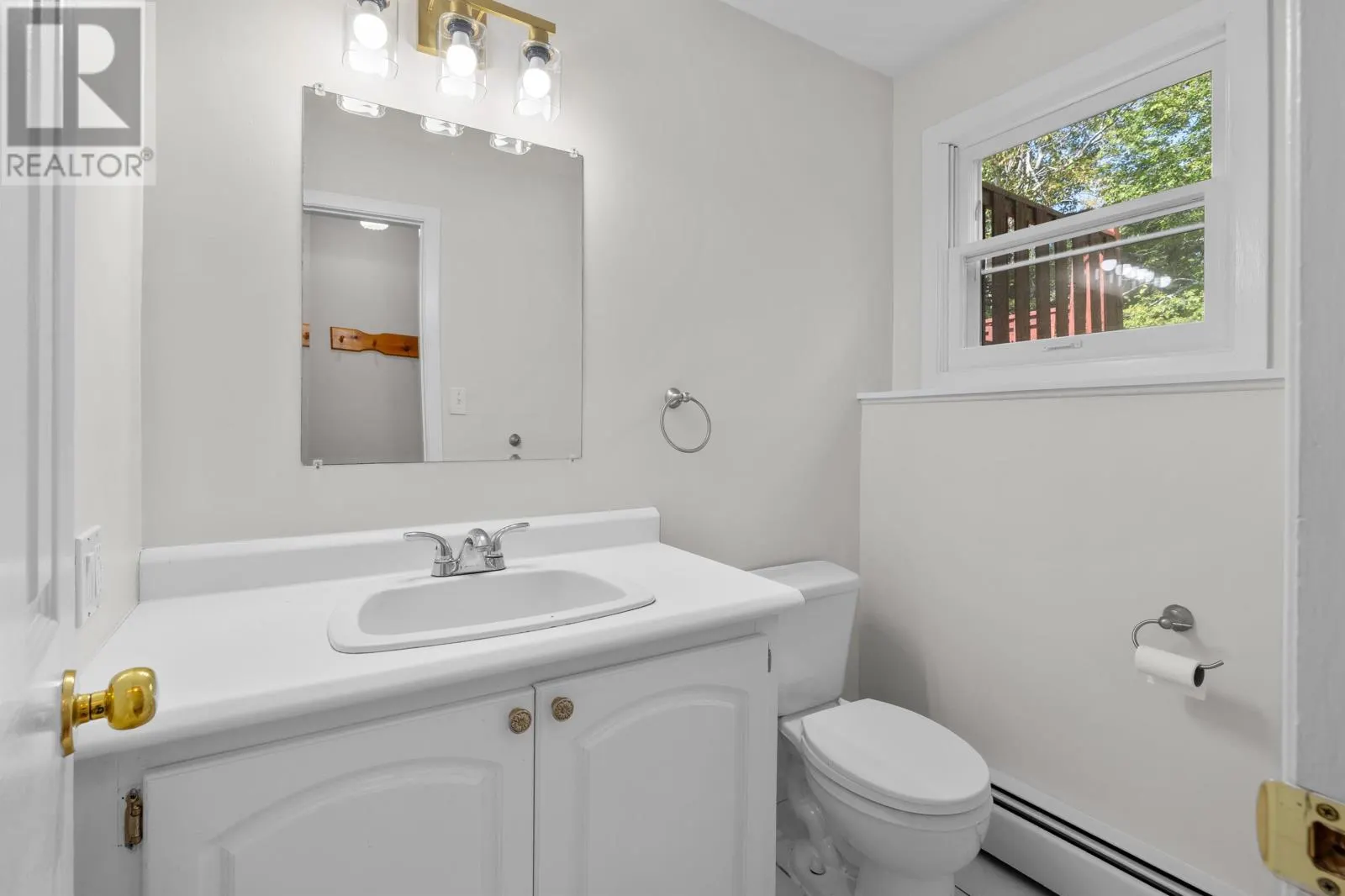 61 Glencove Dr