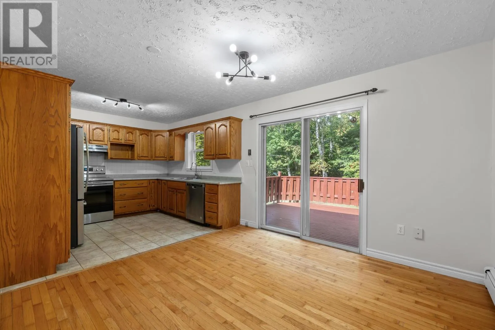 61 Glencove Dr