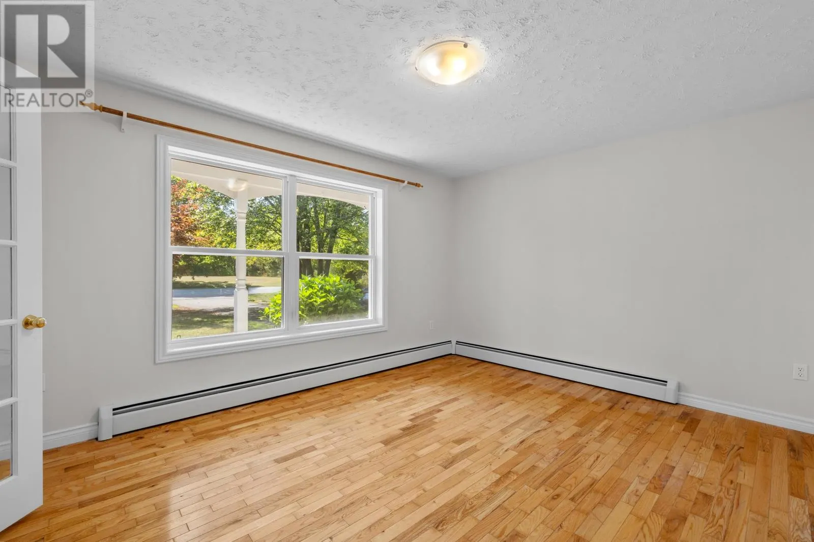 61 Glencove Dr