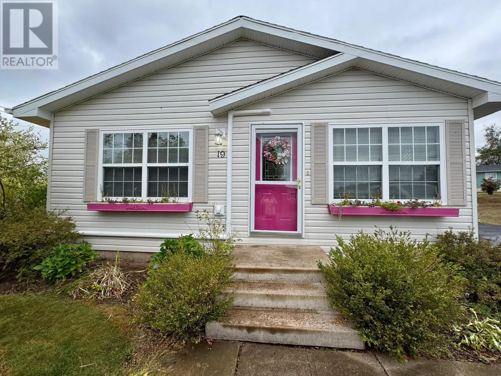19 Deep River Drive|River Ridge Estates