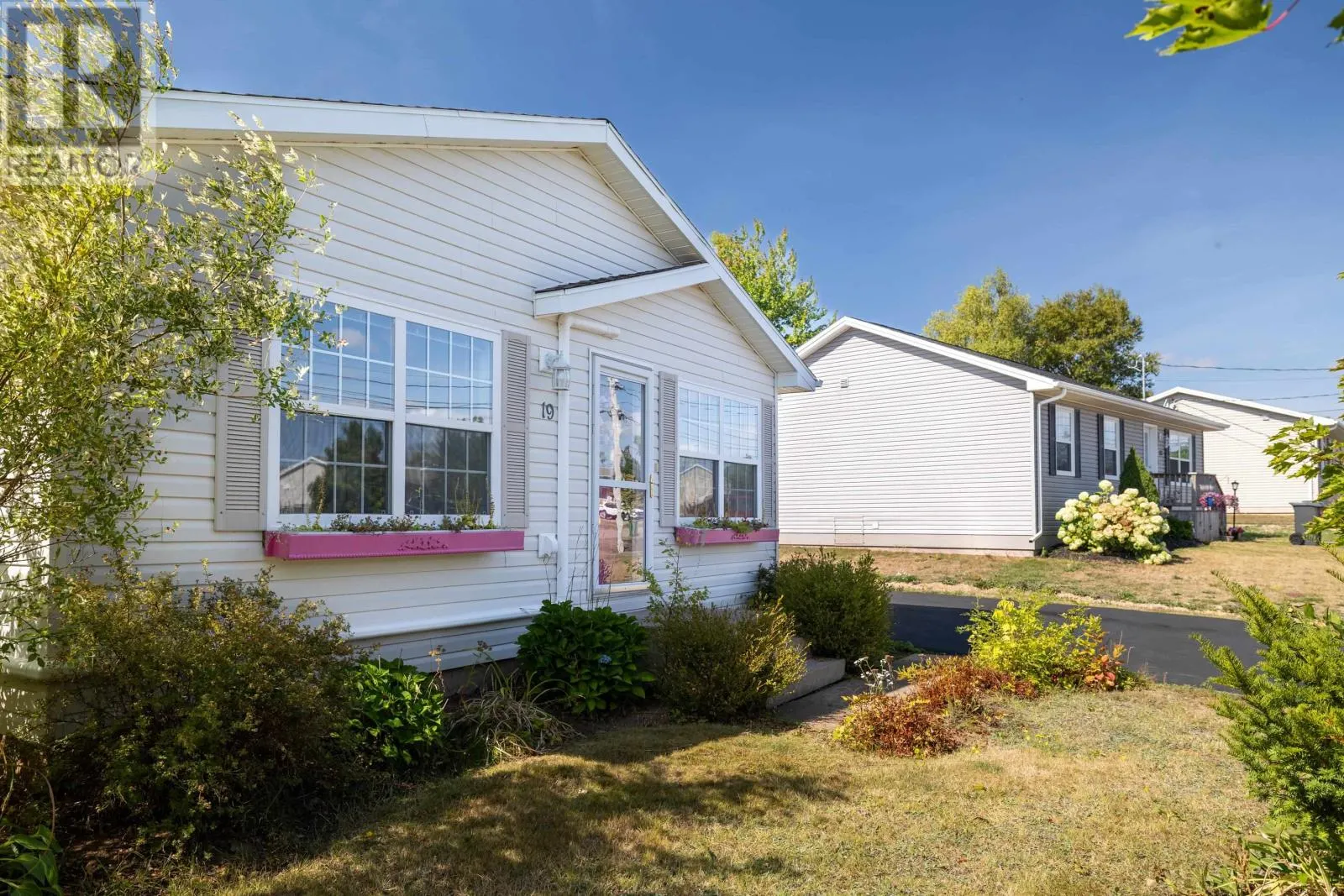 19 Deep River Drive|River Ridge Estates