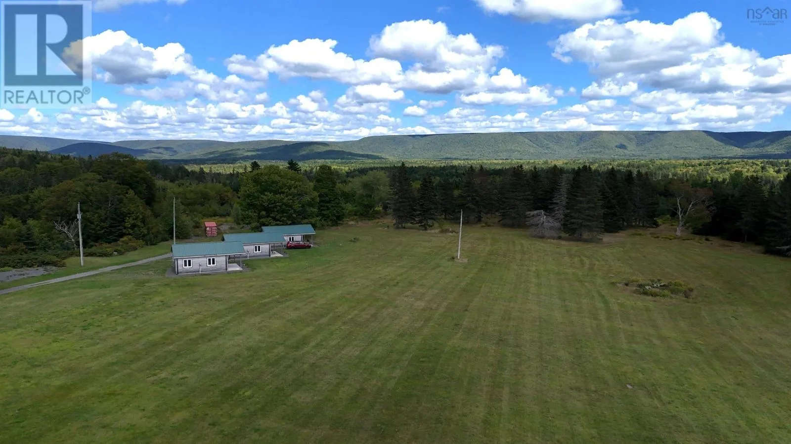 1047 West Side Middle River Road