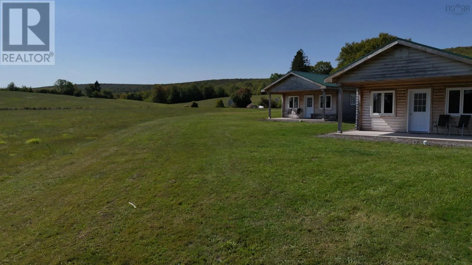 1047 West Side Middle River Road
