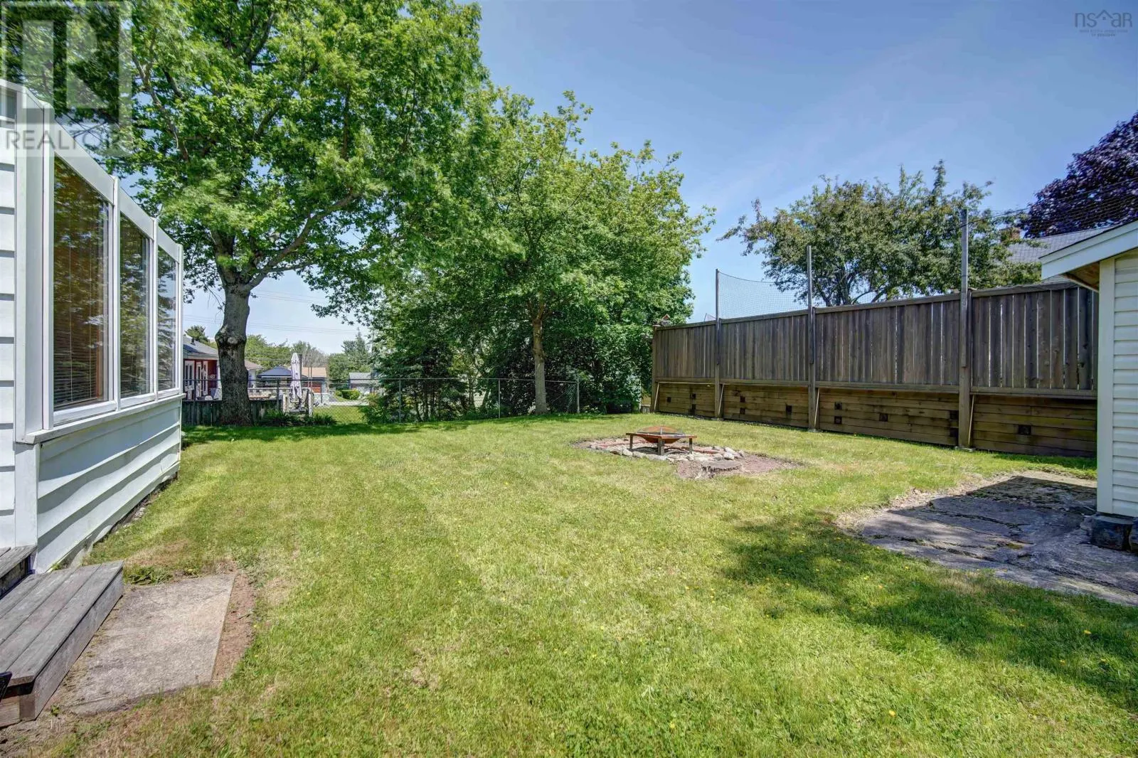 6 Piers Avenue
