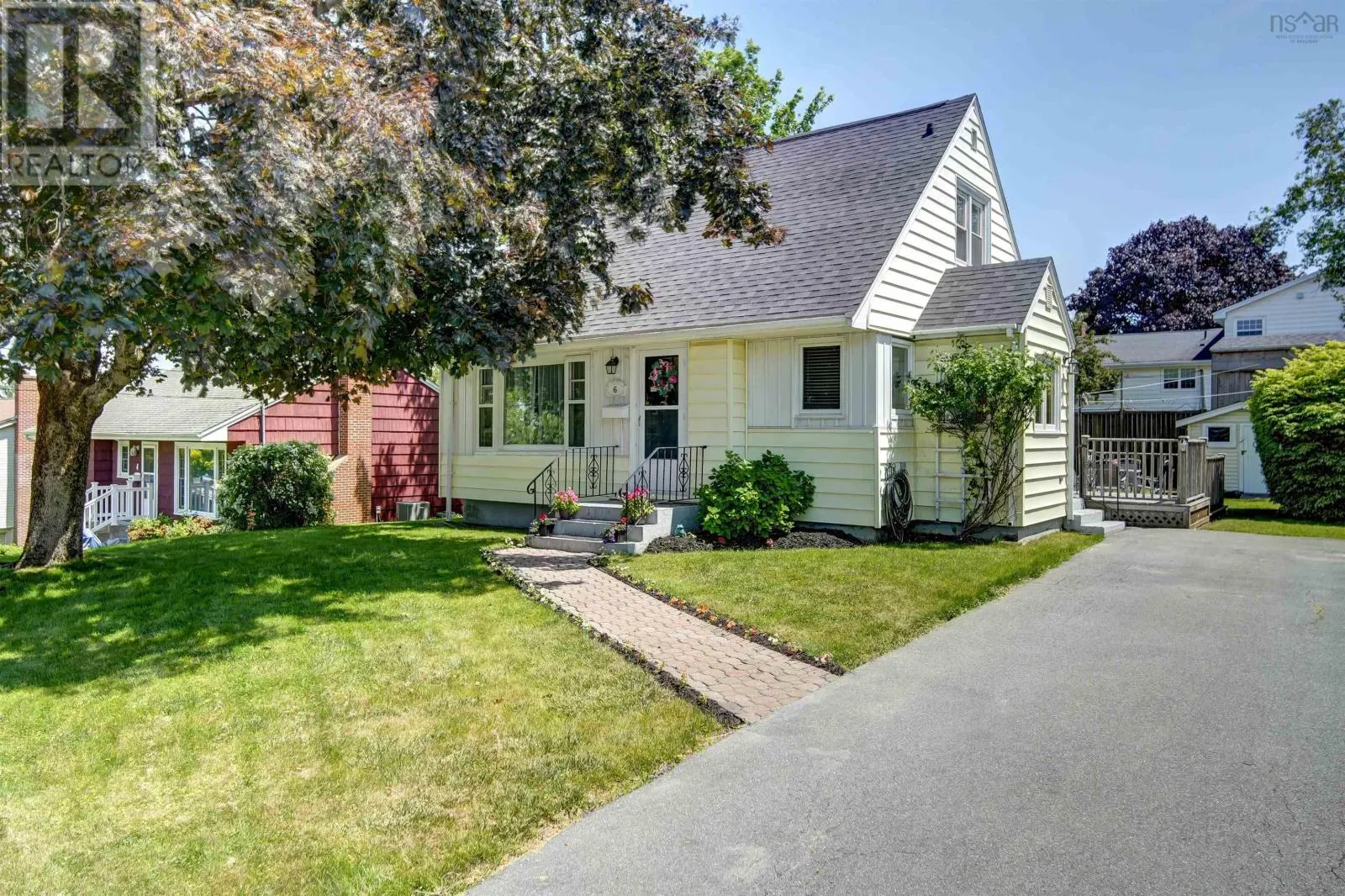 6 Piers Avenue