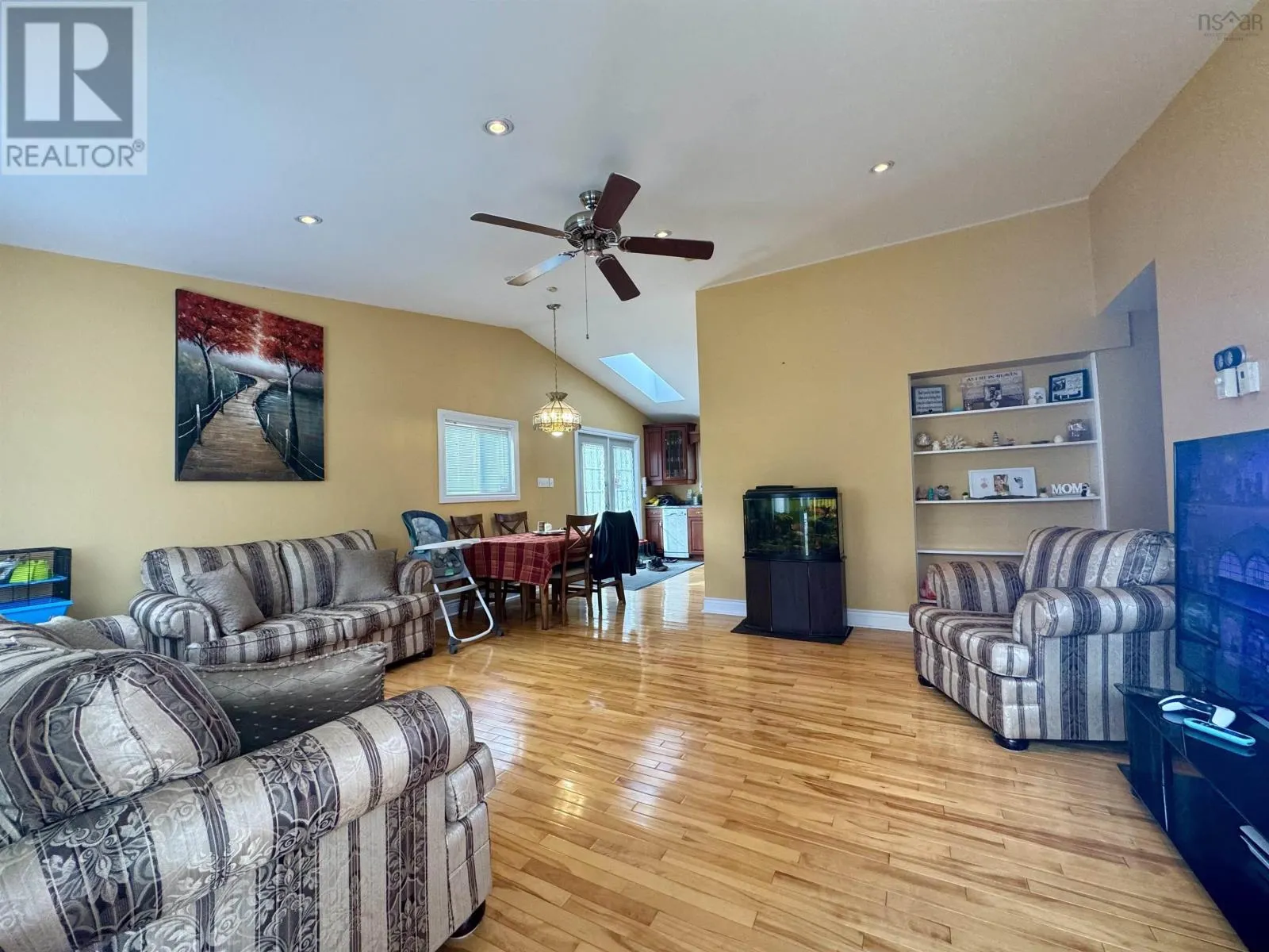 5585 Highway 4