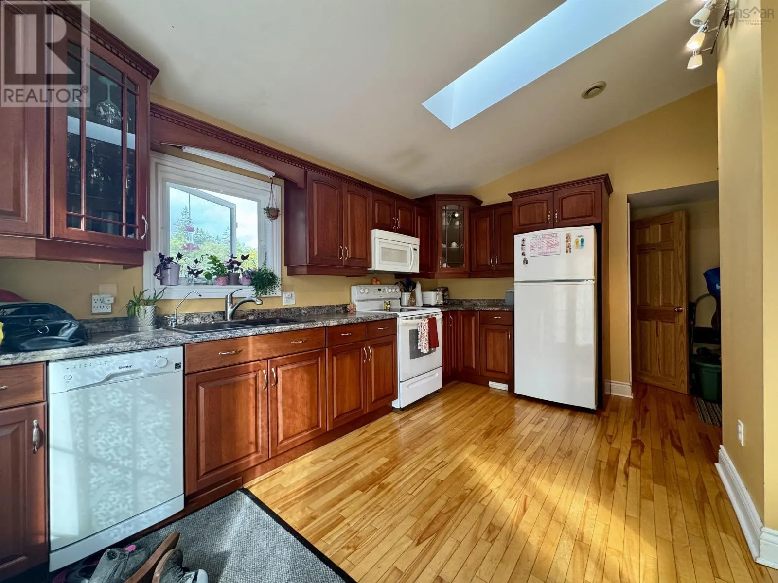 5585 Highway 4