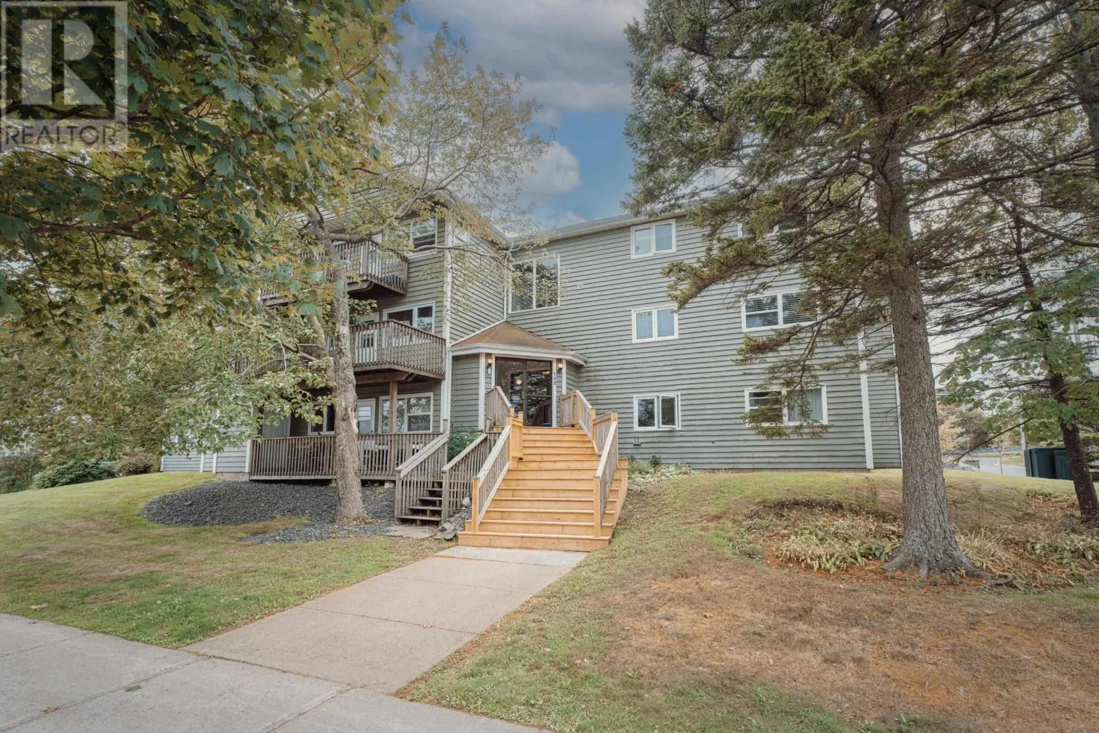 204 182 Farnham Gate Road