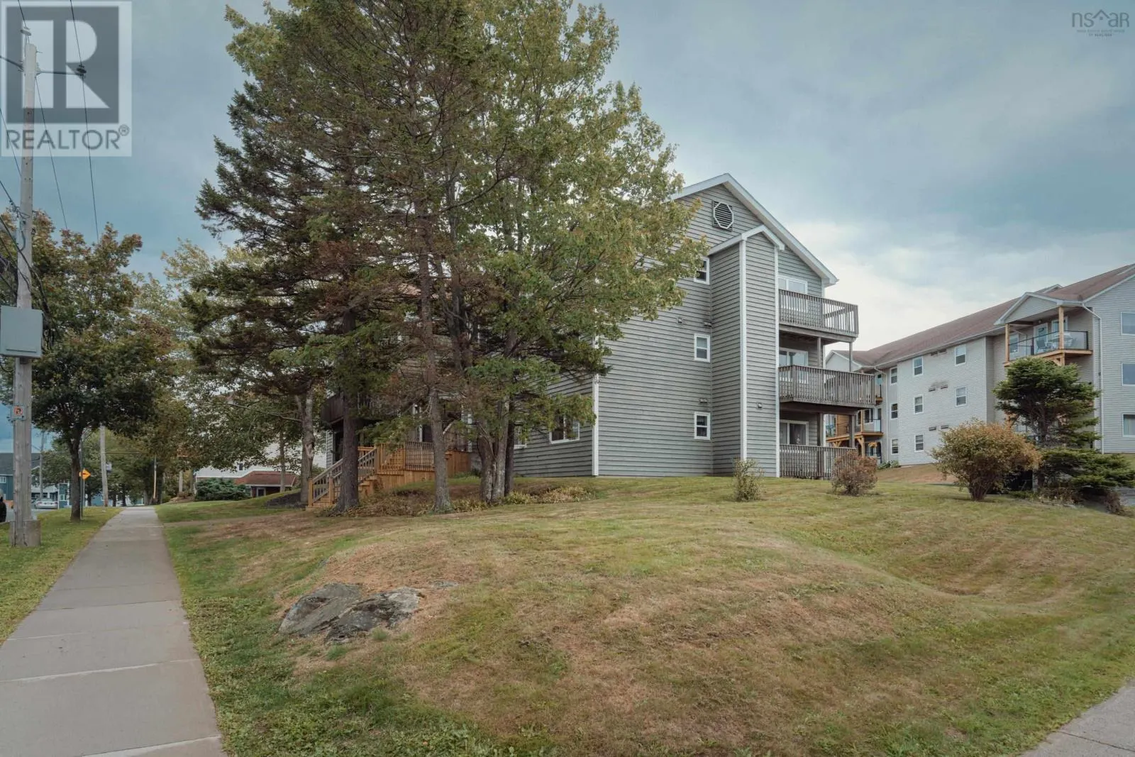 204 182 Farnham Gate Road