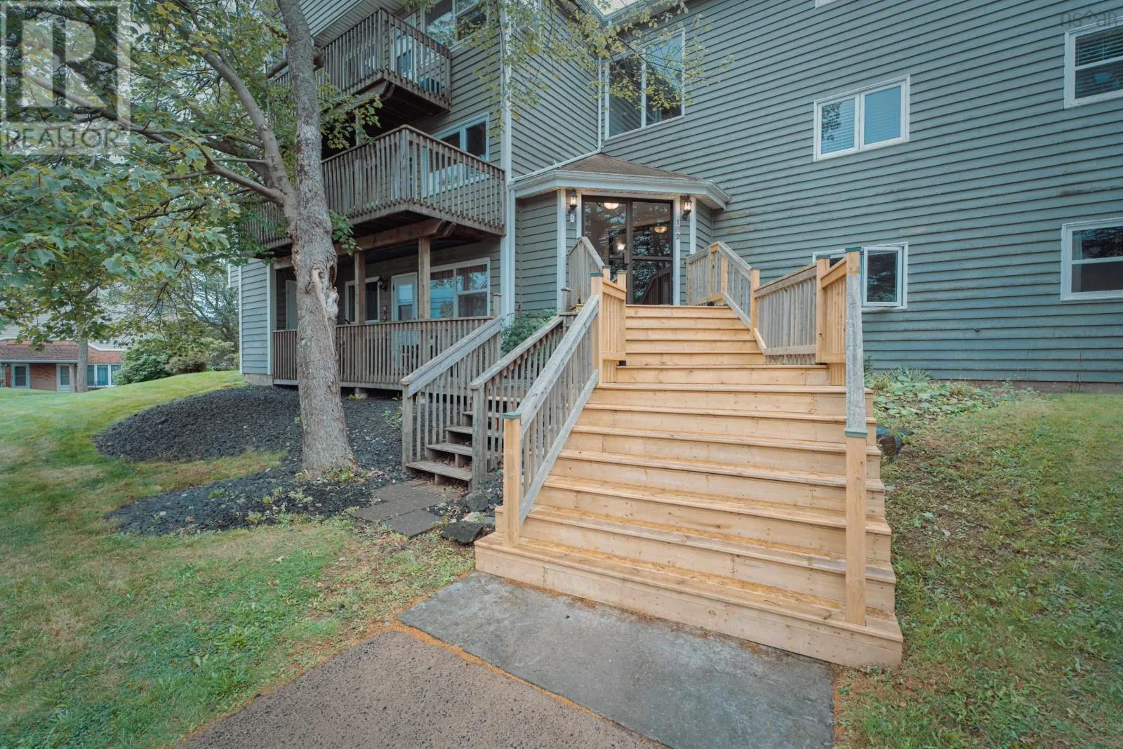 204 182 Farnham Gate Road