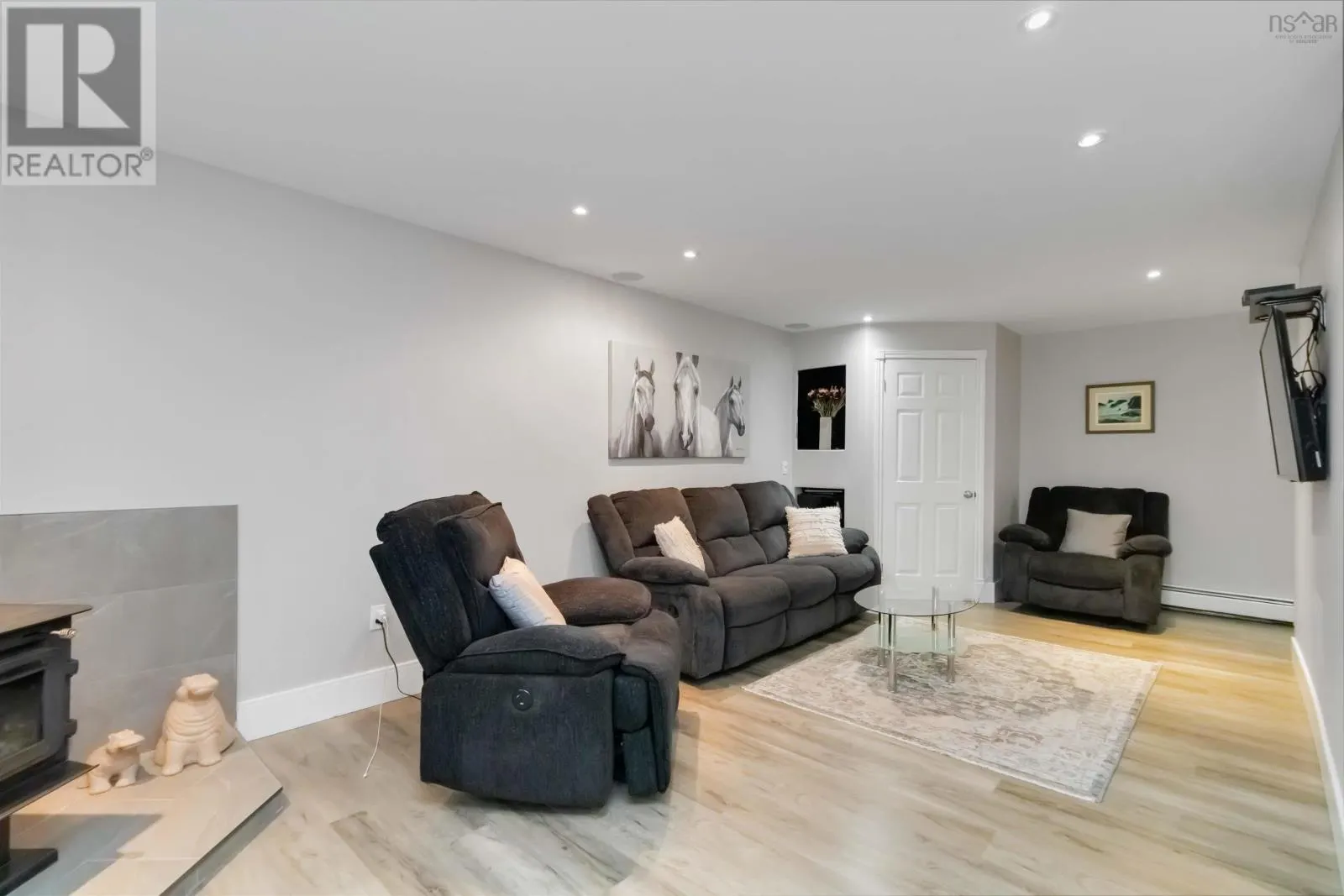 30 Pepperbush Court
