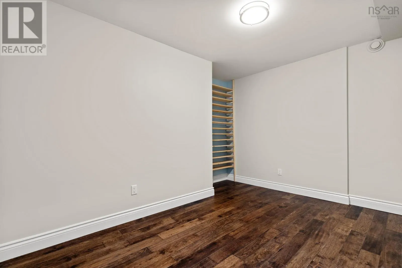 24 Carriage Road