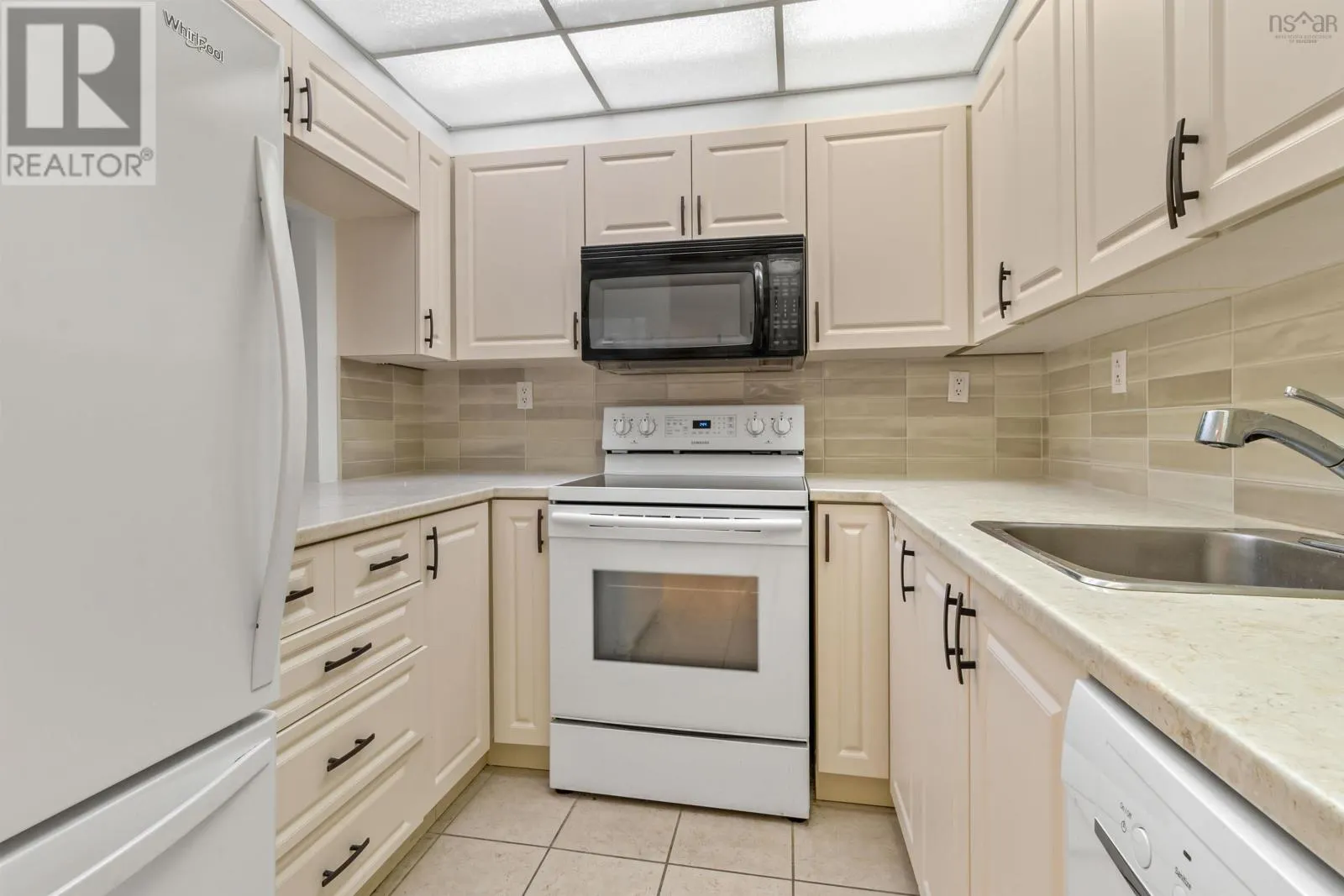 304 30 Brookdale Crescent