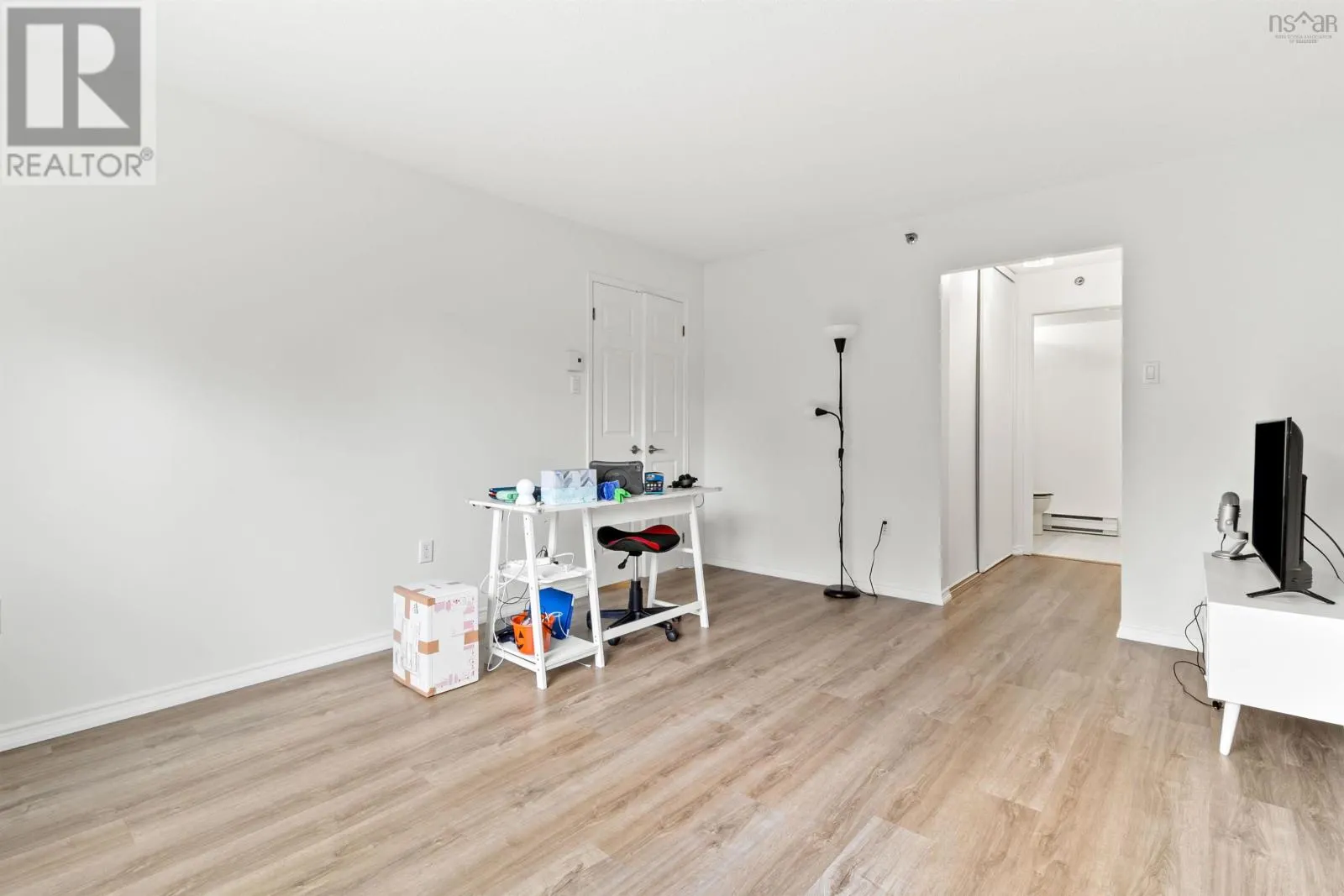 304 30 Brookdale Crescent