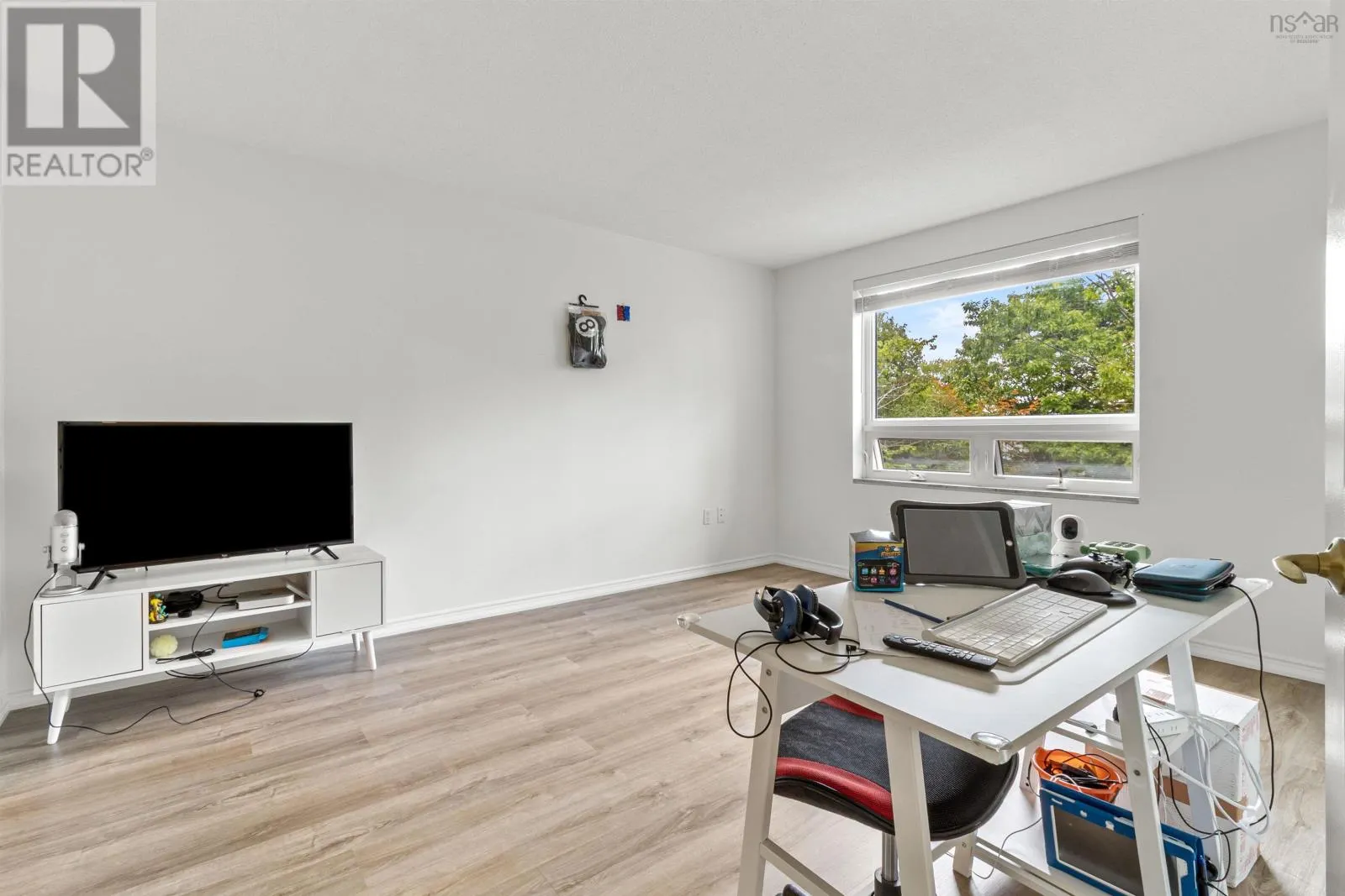 304 30 Brookdale Crescent