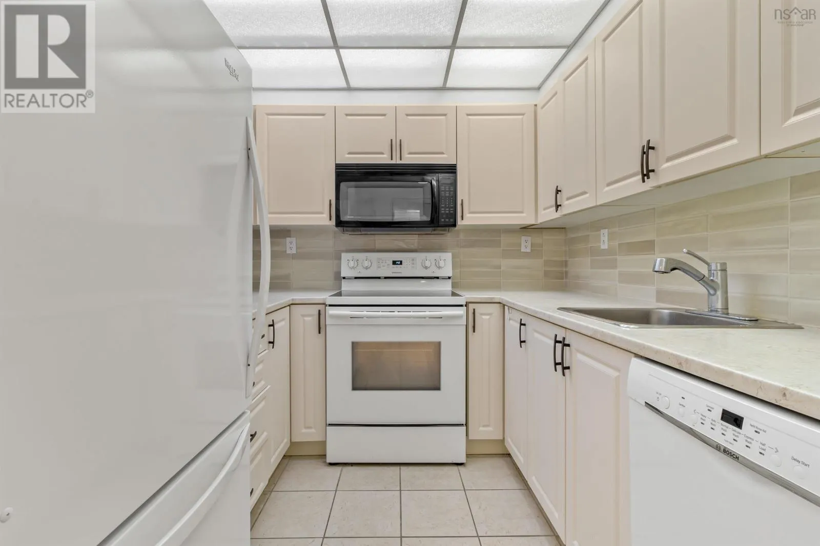 304 30 Brookdale Crescent