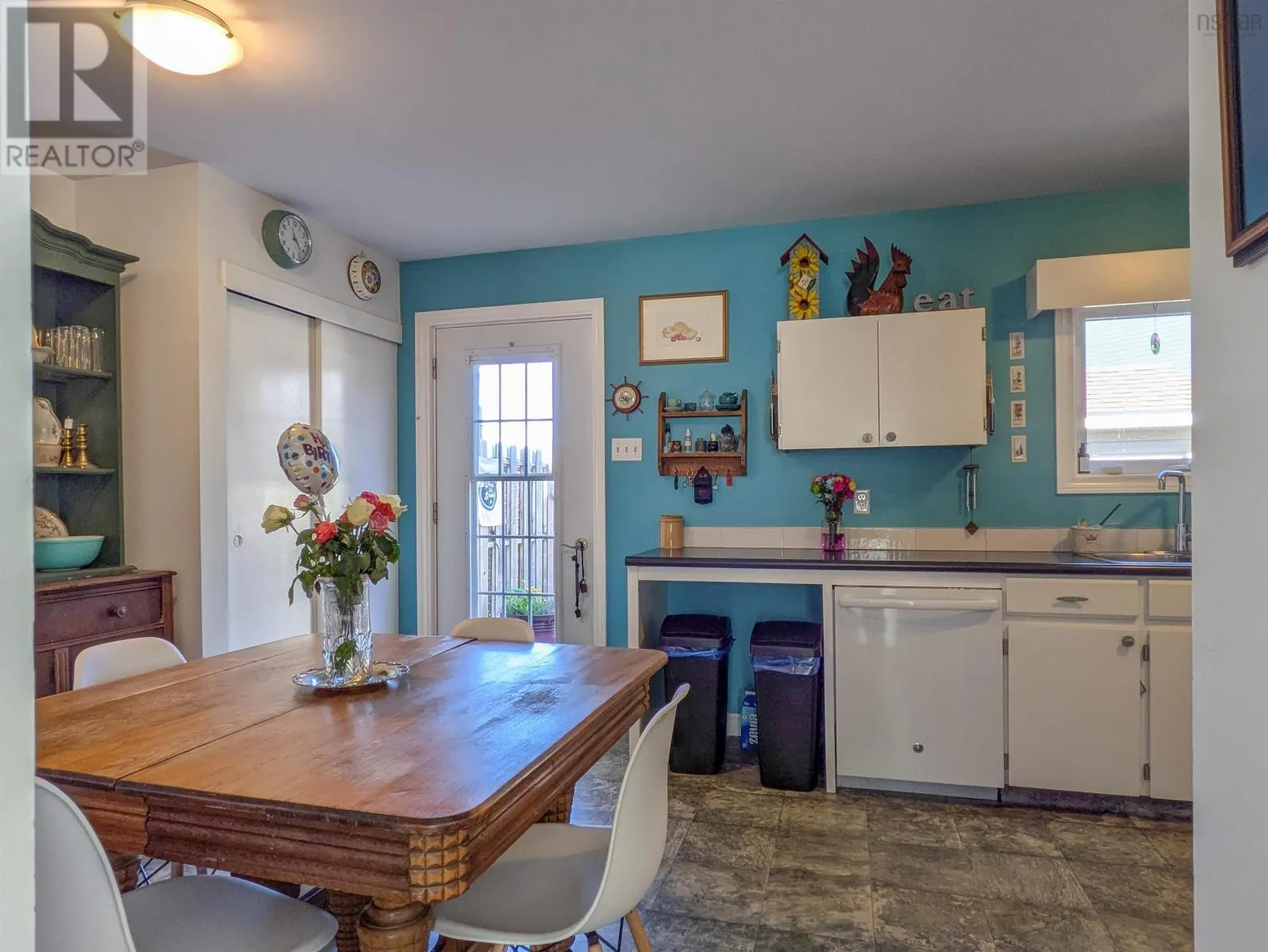544 South Broadway Avenue