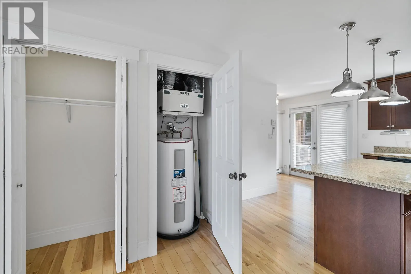 328 A Queen Street