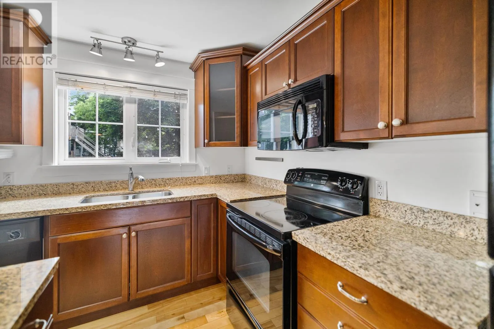 328 A Queen Street