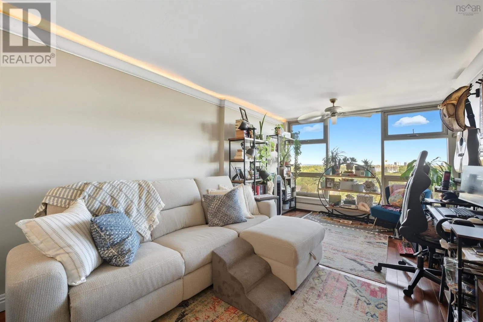 1601 6369 Coburg Road