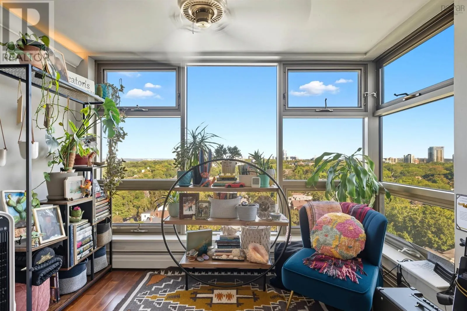 1601 6369 Coburg Road