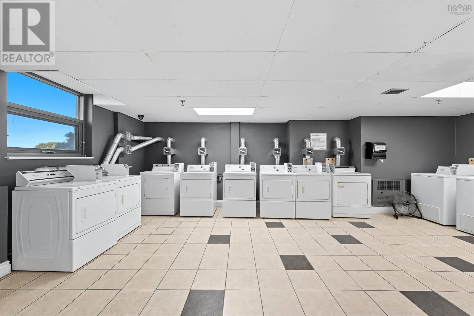 1601 6369 Coburg Road