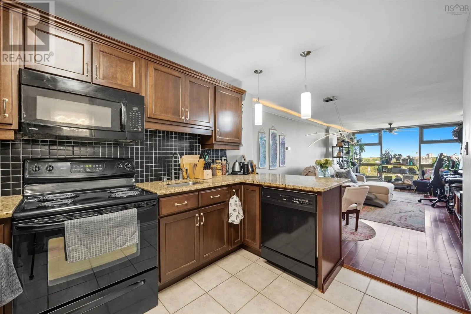 1601 6369 Coburg Road